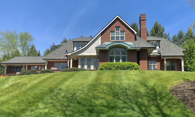 State College House | Nearly 6000 sq ft of luxury living only 3 mi from PSU stadium