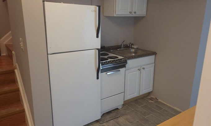 Milford Mill Apartment | Neat and Discreet-my cul-da-sac is where it's at!