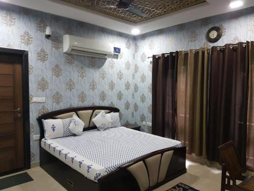 Bani Park House | Neetu's Home Stay