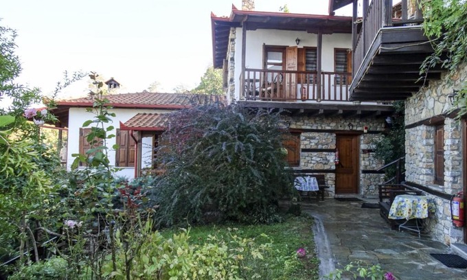 Panteleimon Apartment | Nefeli