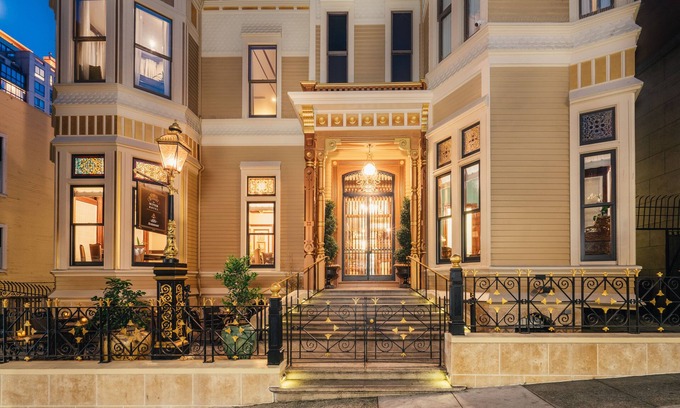 Lower Pacific Heights Hotel | Neighbourgood Sutter Mansion