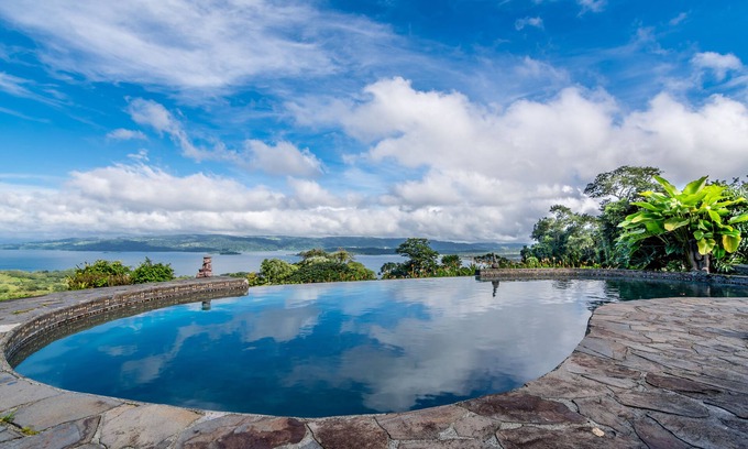 La Fortuna Bed & Breakfast | Nepenthe B&B