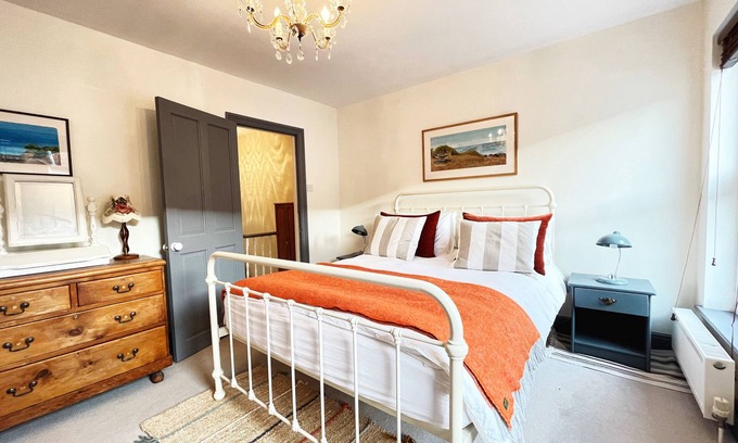 Whitstable House | Neptune Cottage Whitstable; 3 bedroom cottage, beautiful garden; 5 mins beach.