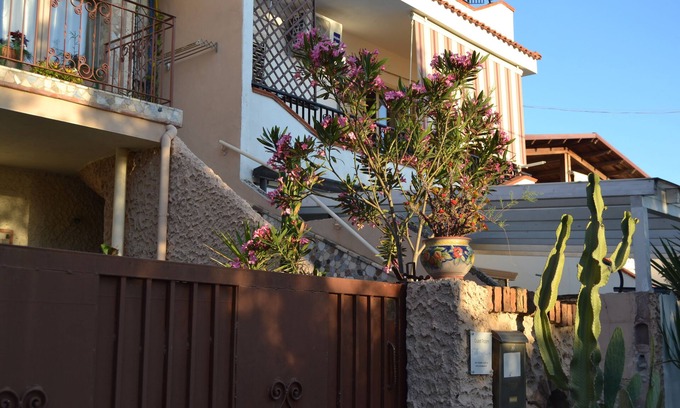 Pellaro Bed & Breakfast | NESEA GUEST ROOMS