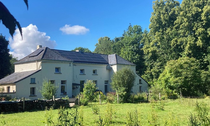Le Roeulx Bed & Breakfast | Nestled in a wood, 5 minutes from the E19 and E42 freeways
