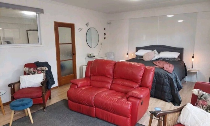 Picton Apartment | Nestled in the heart of Picton