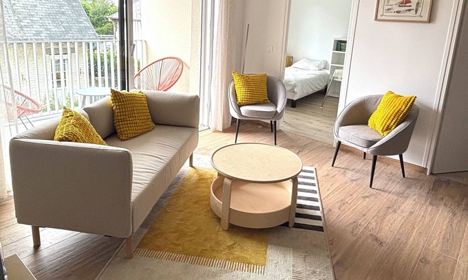 Jullouville-les-Pins Apartment | New 2-bedroom apartment 250 m from the beach, in the heart of Jullouville