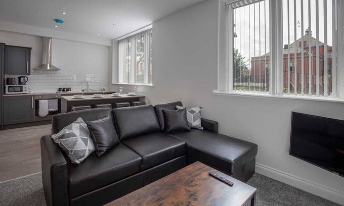 Blackpool Town Center Apartment | New 2 Bedroom Apt, close to Winter Gardens. Apt 1