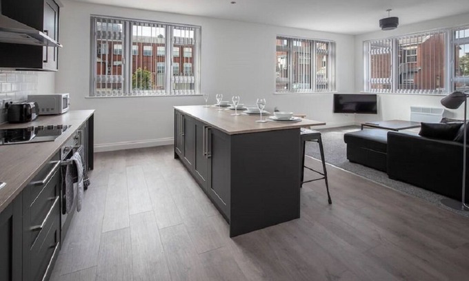 Blackpool Town Center Apartment | New 2 Bedroom Apt, close to Winter Gardens. Apt 2
