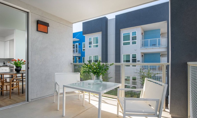 Enterprise Apartment | New 2-Bedroom Furnished Serviced Apartment Near Strip and Henderson Pet Friendly
