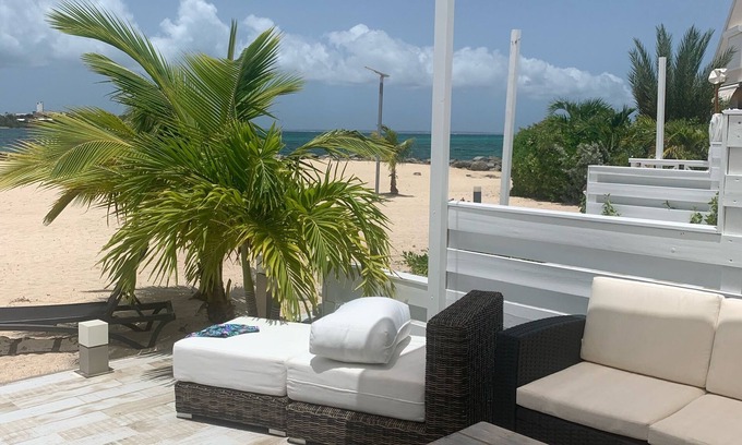 Nettle Bay House | New 2020! COCO BEACH luxury beach house for 2 to 5 people
