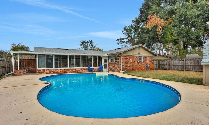 Orange Park House | NEW 3/2 Private Orange Park Pool Home