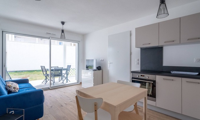 Mimizan-Plage Apartment | New 3-Star Apartment - Pool, 100m from Ocean, For 4 People, WiFi, A/C, Parking, Housekeeping Included