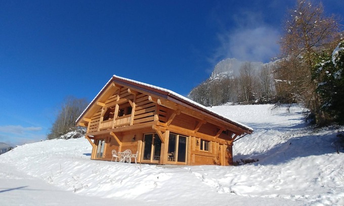 Le Petit-Bornand-les-Glieres Ski Chalet | New 4-person Savoyard half-chalet in the mountains