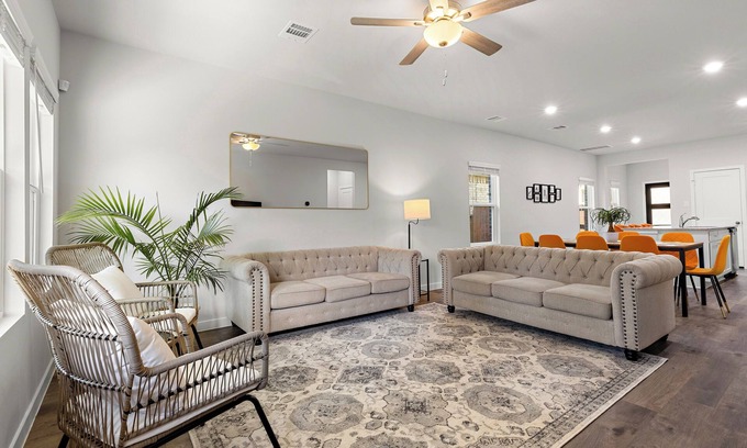 Magnolia House | NEW 4BR Retreat with Game Room + 75” TV Near The Woodlands Trails & Shops