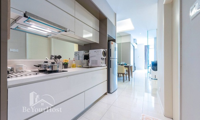 Sri Hartamas Apartment | [NEW 5 STAR] Large Studio Suite 2-4Pax Near KLCITY