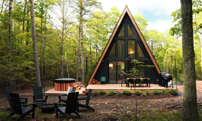 East Stroudsburg Cabin | New A-Frame Cabin Retreat w/Hot Tub in the Poconos