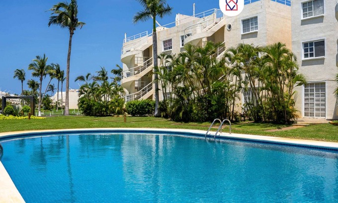 Puente del Mar Apartment | New Acapulco Retreat, Garden, Pool & Gym
