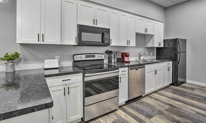 Albert Lea Apartment | NEW! Albert Lea Apartment: Walk to Fountain Lake!
