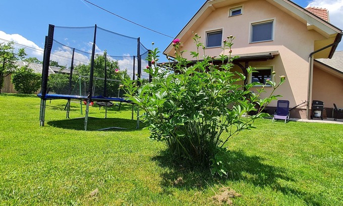 Bodesce Apartment | New and fully equipped air-conditioned modern studio surrounded by green
