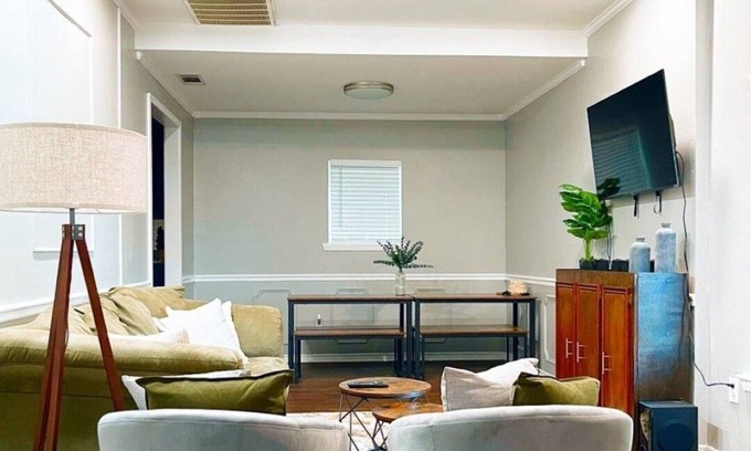 Grapeland House | NEW AND IMPROVED FARMHOUSE BUNGALOW! Location: Grapeland, TX Accommodates: 1-12