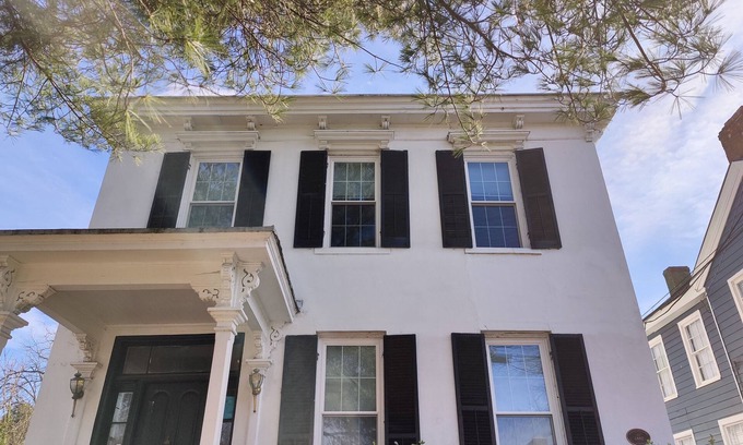Suffolk Apartment | NEW apartment in the historical Causey-Kendrick building. 1bd/1ba- 1st floor