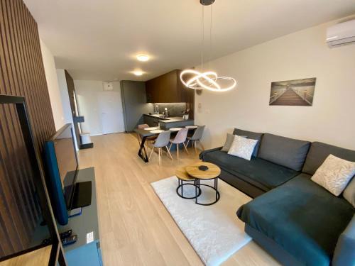 Ruzinov Apartment | NEW apartment with free garage parking near the airport