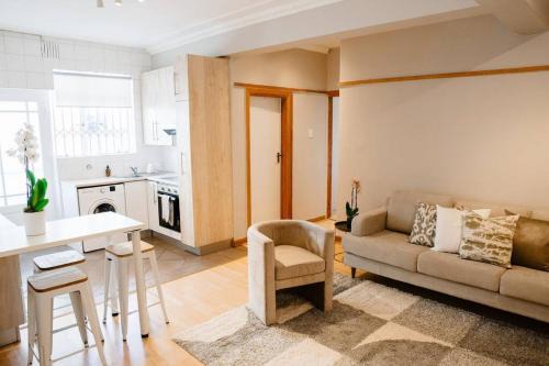 Cape Town City Centre Apartment | New Art Deco, located off Kloof street.