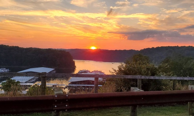Jamestown Condo | NEW Beautiful Condo I-3 Next to Lake Cumberland