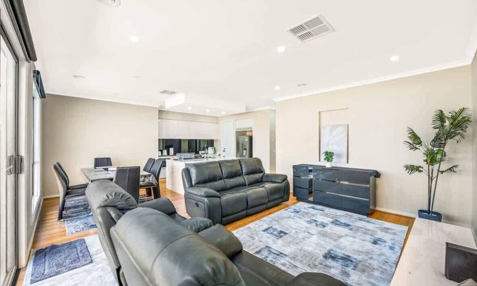 Clyde North House | New Berwick Waters Family Estate in Clyde North!