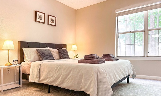 Alpharetta Apartment | New Bright 1BR Apartment near the Avalon