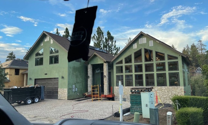 Big Bear Lake House | New Build- Walking distance to Slopes-Jacuzzi-Theater, Pool Table, -