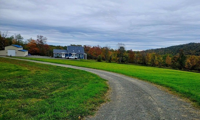 Orson House | NEW charming 2-bedroom house in Pleasant Mount