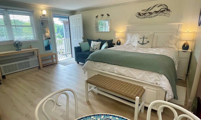 Ogunquit Condo | NEW! Classy Ogunquit Studio! Kitchen, Walkable to everything! In/Outdoor Pools.
