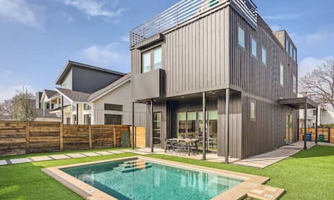 Chestnut House | New Construction 4 BDRM w/POOL Mins To DT & SXSW Spots!
