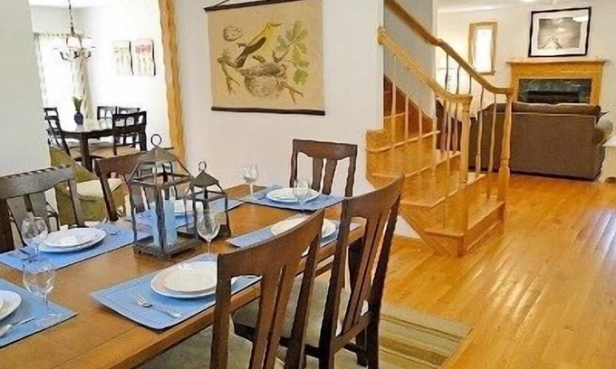 Edgartown House | New construction Edgartown home with AC, new furnishings, o/d shower, bike path.