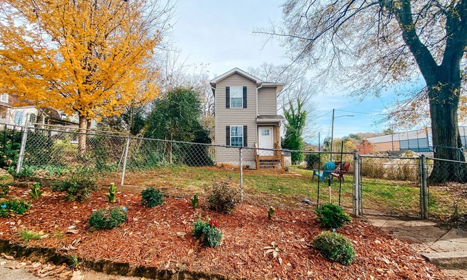 Dalton House | NEW CONSTRUCTION No animals