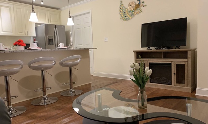 Buford Highway House | NEW! Cozy Inlaw suite- in Brookhaven