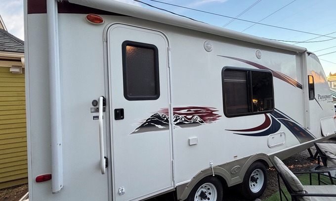York House | NEW! Cozy RV with WiFi and AC in beautiful Bellingham