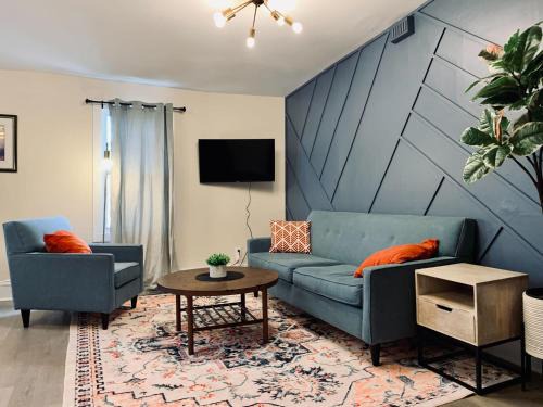 North End Apartment | NEW Cozy& Stylish 2-BDRM, Close to Downtown, Unit #3
