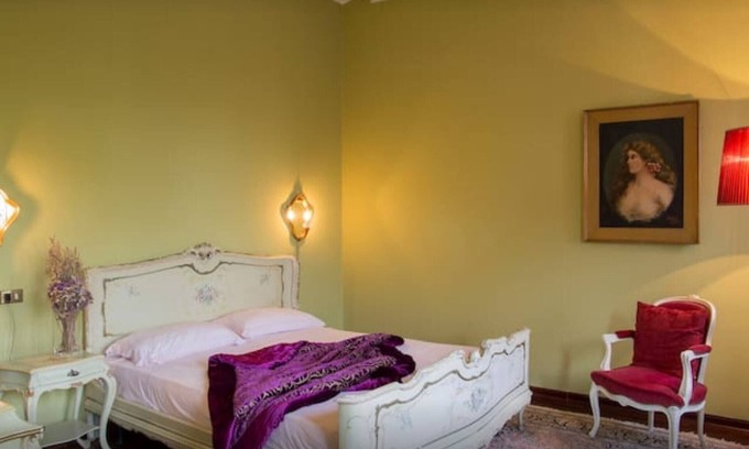 Arqua Petrarca House | New Domus rosarum is located in the heart of the Euganean hills, at Arquá Petrarca