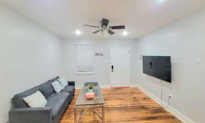 Dillard House | New Entire Apartment Ready For Your Next Vacation!