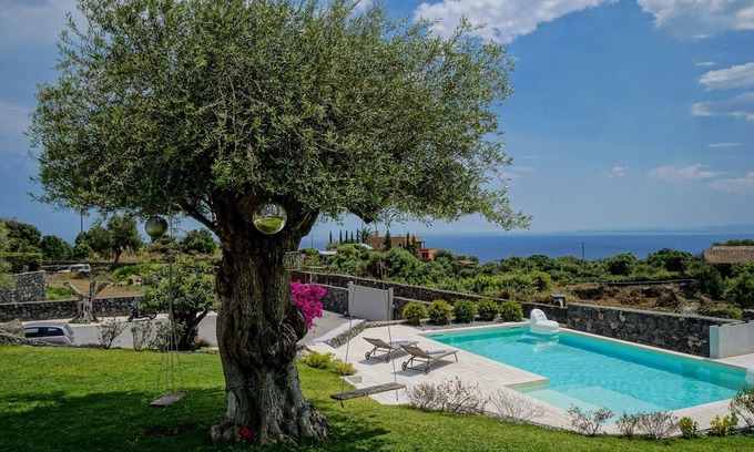 Aci Castello Villa | New Entry - Luxury villa with pool in the heart of the Sicilian countryside