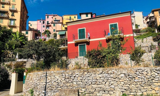 La Spezia Apartment | NEW FLAT IN A QUIET AREA WITH PROVAT PARKING LOT AND GARDEN