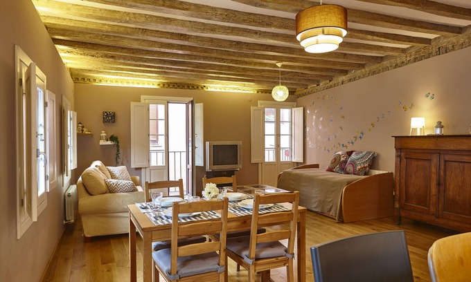 Lekeitio Apartment | New flat in the old town, 2min from the beach and port. Free Wifi
