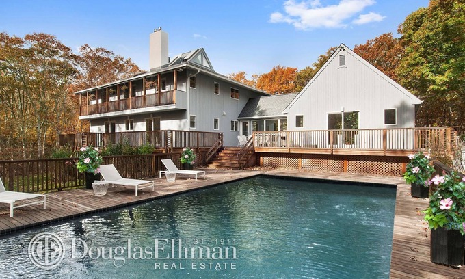 Water Mill House | New Fully Remodeled Post Modern Home, Perfect getaway for a family!