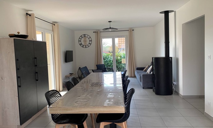 Vendeuvre-du-Poitou House | New gîte, 12 minutes from Futuroscope, in the countryside. "Poppy