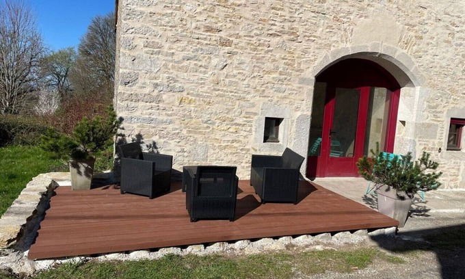 Baresia-sur-l'Ain House | New gite in an 18th century Franc-Comtois farmhouse in the heart of the Lake District