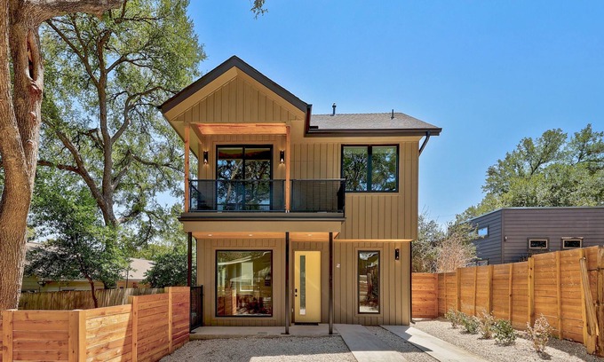 Blackshear-Prospect Hill House | New Home on the East Side: Close to Downtown!
