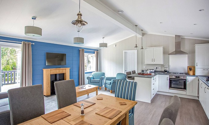Hoddesdon Ski Chalet | New in 2019 Two bedroomed lodge.